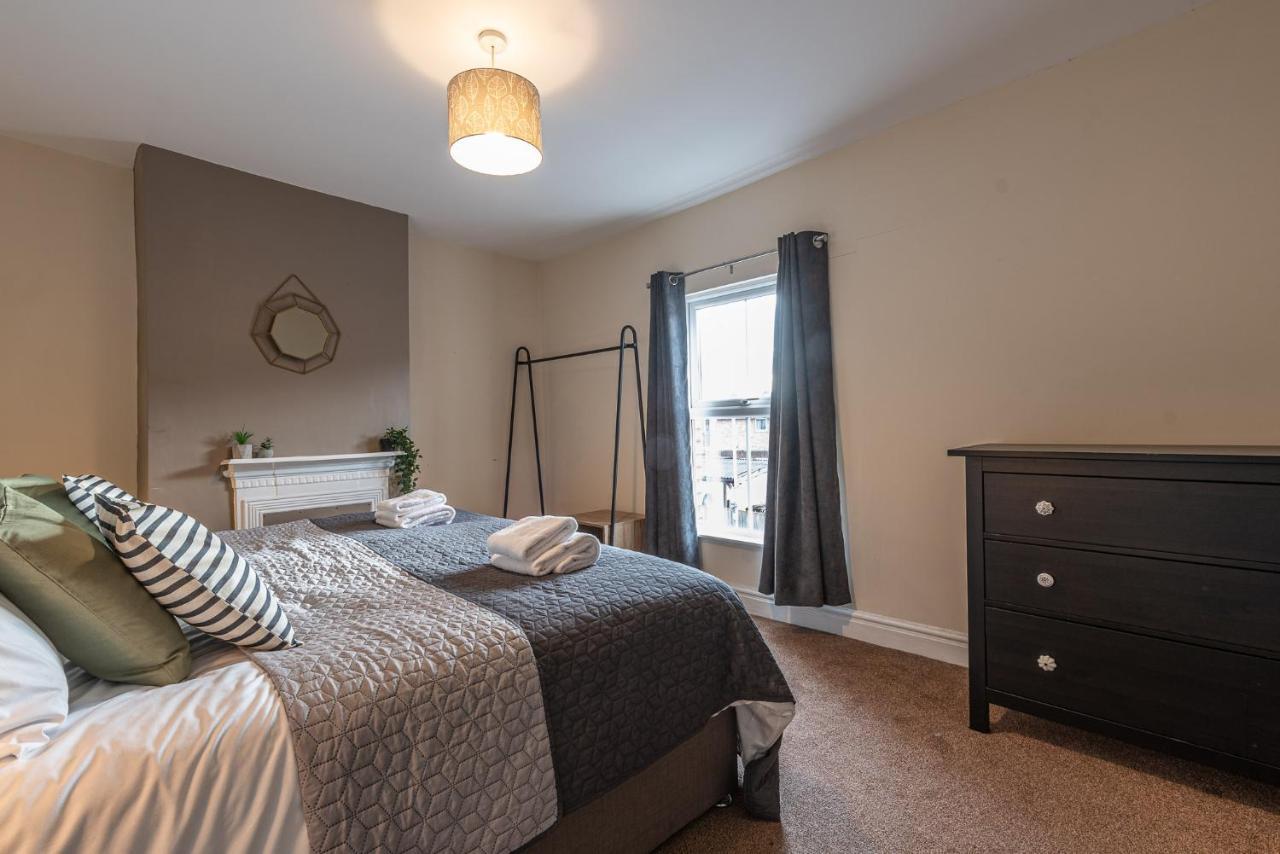 3 Bedroom Home Sleeps 5 Close To Chester City Centre Welcomes Couples, Small Groups, Families And Contractors Kültér fotó