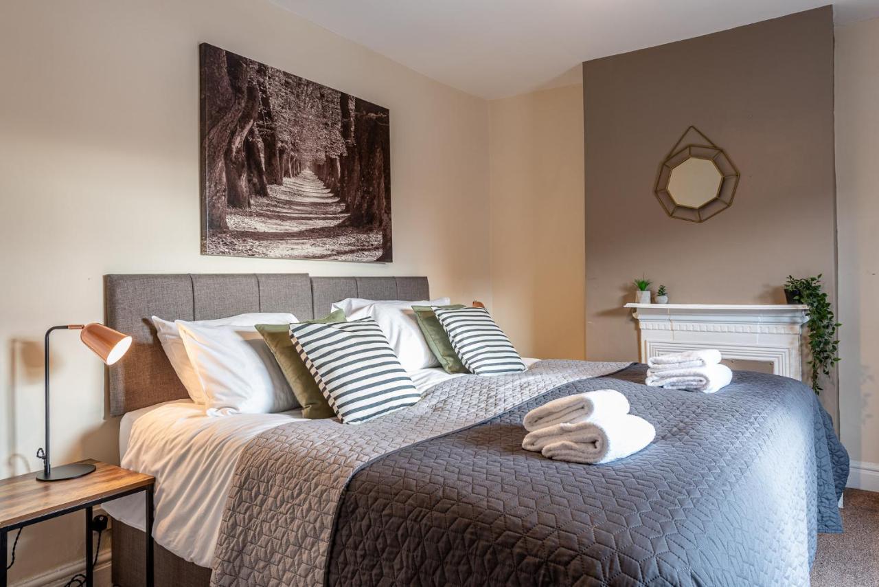 3 Bedroom Home Sleeps 5 Close To Chester City Centre Welcomes Couples, Small Groups, Families And Contractors Kültér fotó
