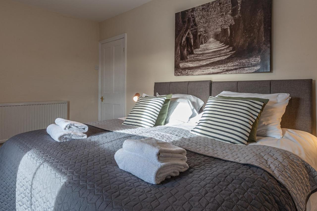 3 Bedroom Home Sleeps 5 Close To Chester City Centre Welcomes Couples, Small Groups, Families And Contractors Kültér fotó